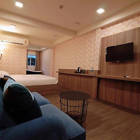 R 17 Living Hotel กรุงเทพมหานคร ภายนอก รูปภาพ