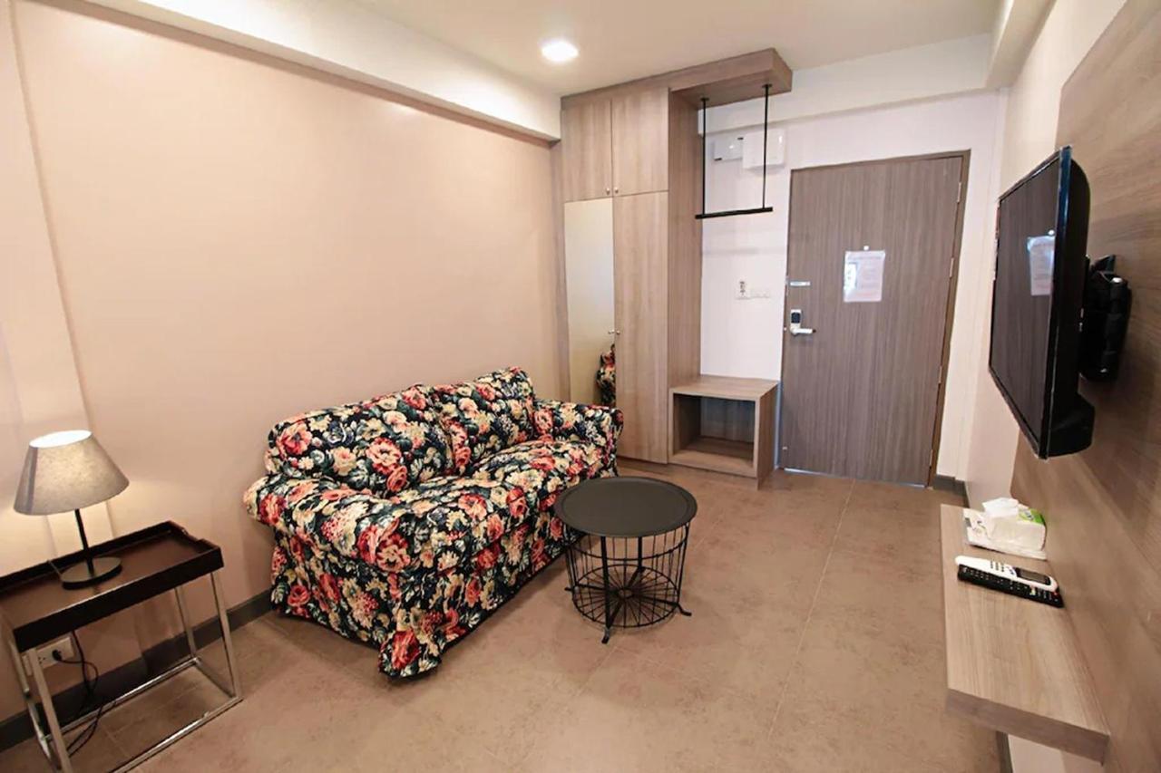 R 17 Living Hotel กรุงเทพมหานคร ภายนอก รูปภาพ