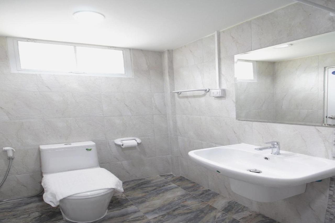 R 17 Living Hotel กรุงเทพมหานคร ภายนอก รูปภาพ